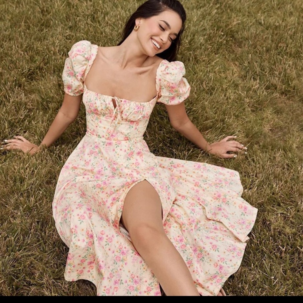 BOHEMIAN STYLE FLORAL PRINT SLIT SIZE MIDI DRESS SIZE MEDIUM